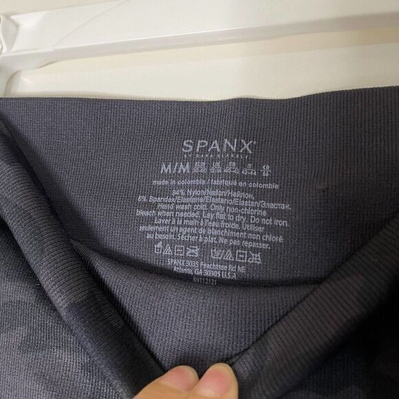 NWT! SPANX camo gray black seamless leggings size medium high waist - Picture 4 of 5